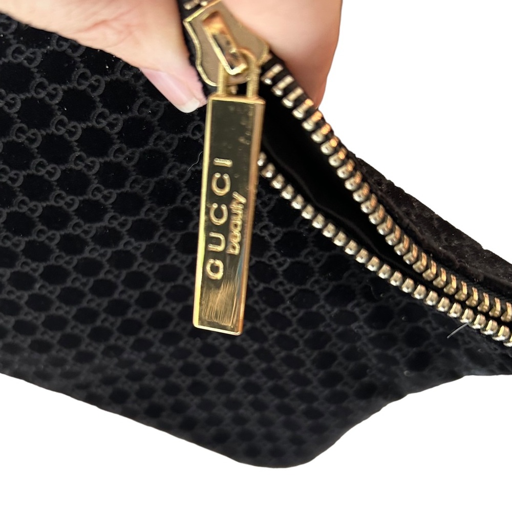 GUCCI Beauty Clutch - Black GG Logo Velvet Makeup Cosmetics Back Velvety EUC